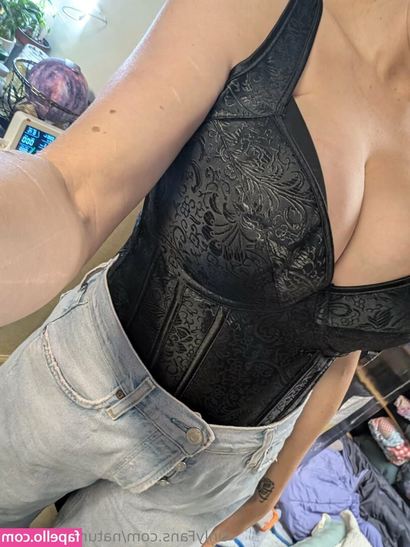 natures.lil.nymp [ natures-lil-nymp ] - Went for a lovely hike today  so glad it s feeling like it s actually