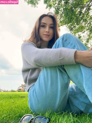 emilia_jolly [ emilia-jolly ] - What do you like to see?🎬💦 Que te gusta ver?🎬💦