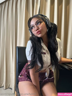 babygirlmiza - slowly going down that pole