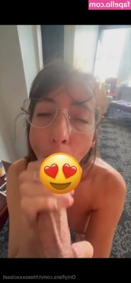 chloesxxxcloset - Too tired to get up 😫👌