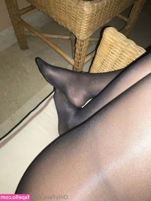 zeynylons - hi loves xxx i'm so sorry for my absence over the past few days -