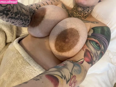 bustybunnixxx - Taste the rainbow 🌈