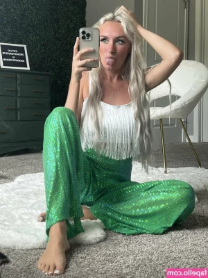 maddyspremium - do you like underboob? 👀
