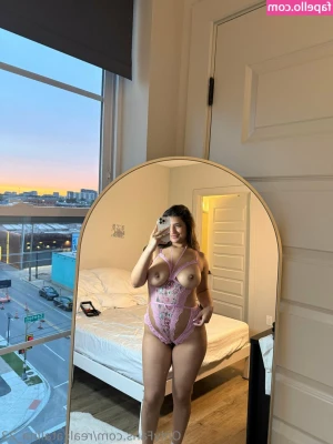 Realcatalina_23 [ realcatalina-23 ] - How do you like my yellow skirt