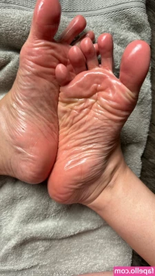 joyfullfeet - I like these photos a lot  what do you say