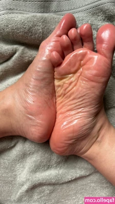 joyfullfeet - Send me some love xoxoxo