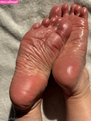 joyfullfeet - bend me over, now