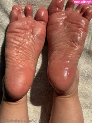 joyfullfeet - Going live tonight  When should I go live again at 5PST