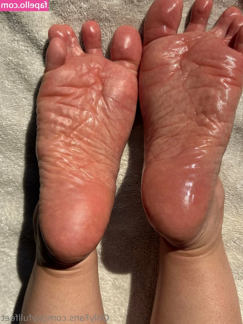 joyfullfeet - Can you last without cumming until the very end of this JOI?😉