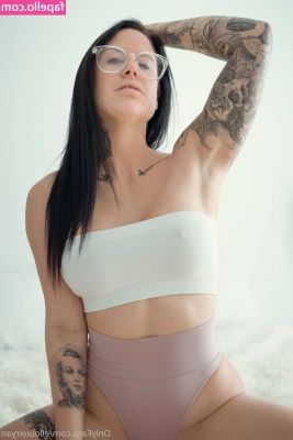 ellouuxfree - I m   blue  This package  intense booby bounce  playing with pussy 