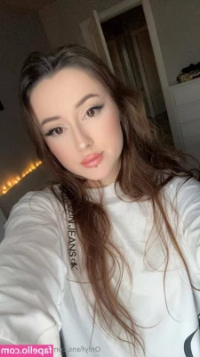Ameli Kanari [ ameli-kanari ] - Stream started at 09/02/2021 03:37 am  Cum play with me❤️