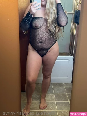 ashlynnvali - Should I make content with my girl  erinosullivan   Below is your