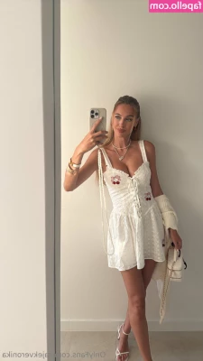 rajekveronika [ rajekveronika-8 ] - Hello 😽