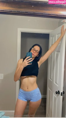 queenmari20 - such a waste, will someone fill my holes for me?