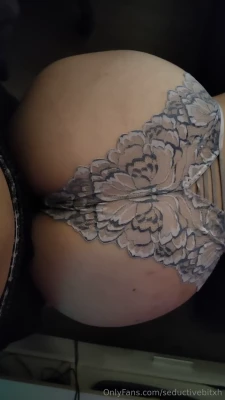 seductivebitxh - Playing with my pussy  was fine till my cup popped and leaked  Warning