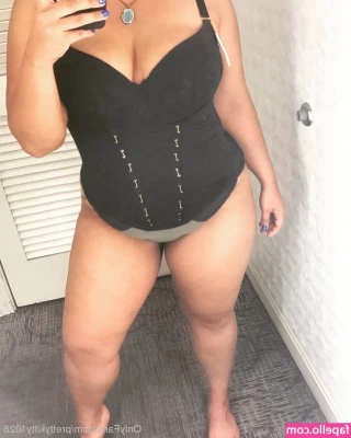 prettykitty1028 - Jackin this dick in the bathroom