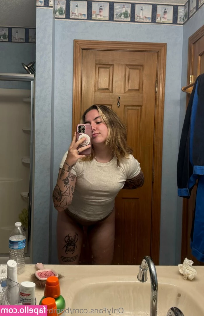 bombshellbethany - Hi my loves  Giving away a few free nudes under all the likes in the