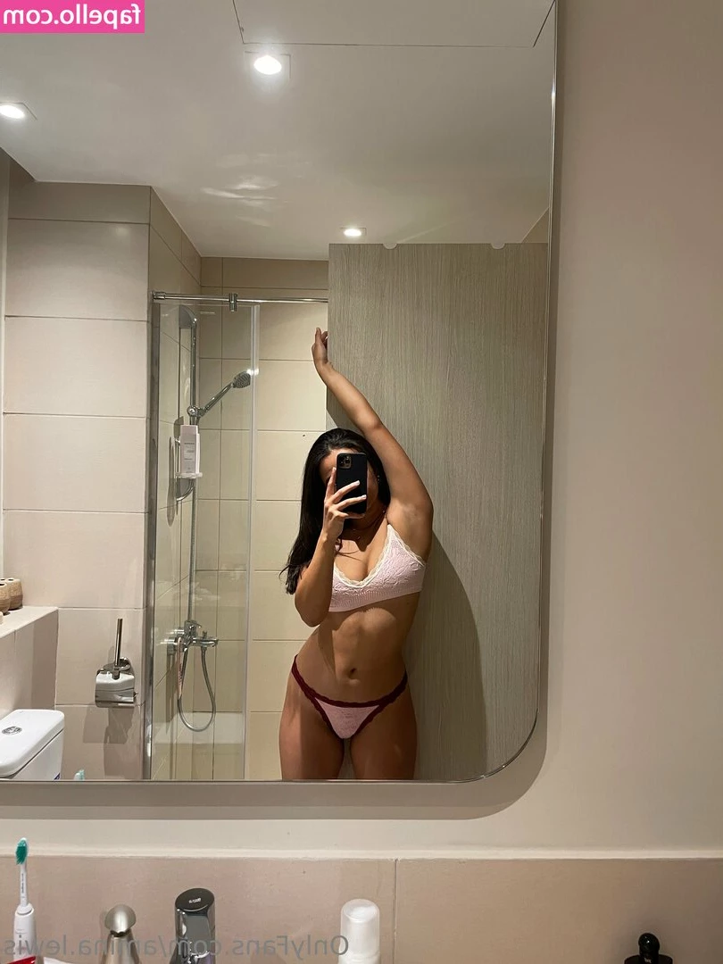 Amina Lewis [ amina-lewis-1 ] - Nesse dia aprontei gostoso