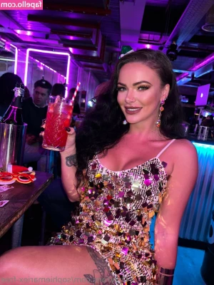 sophiemariex-free - Do you think cock sucking is my speciality? 🫦 It’s got to be