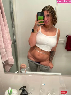 nattyb_xo [ nattyb-xo ] - I had NO IDEA that I could even FIT this HUGE DILDO inside my TIGHT