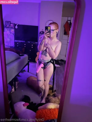 kezmoefree - I want to make   something sᥱ᥊ᥡ     Message me to discuss