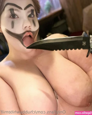 chubbywhitemilf - On my knees begging please