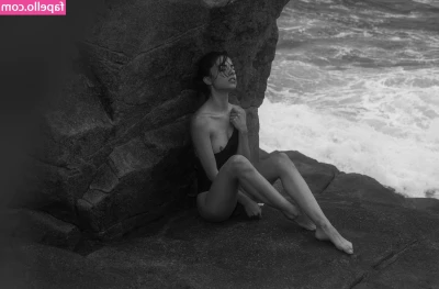 Rebecca Bagnol [ rebecca-bagnol-1 ] - Hace calor