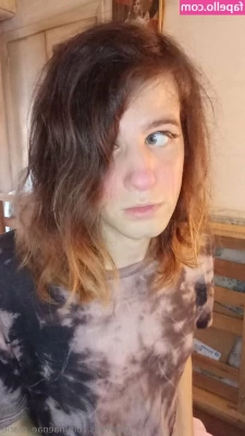 naenae_marie [ naenae-marie ] - Heading out to hangout with some friends and I m freeballing  Think