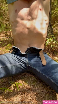 shredandbread - Who s a fan of ice cream      if you d want to get on your knees and