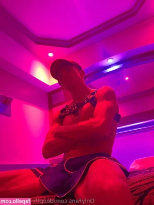 deepthroatmasked - King dildo came out to play