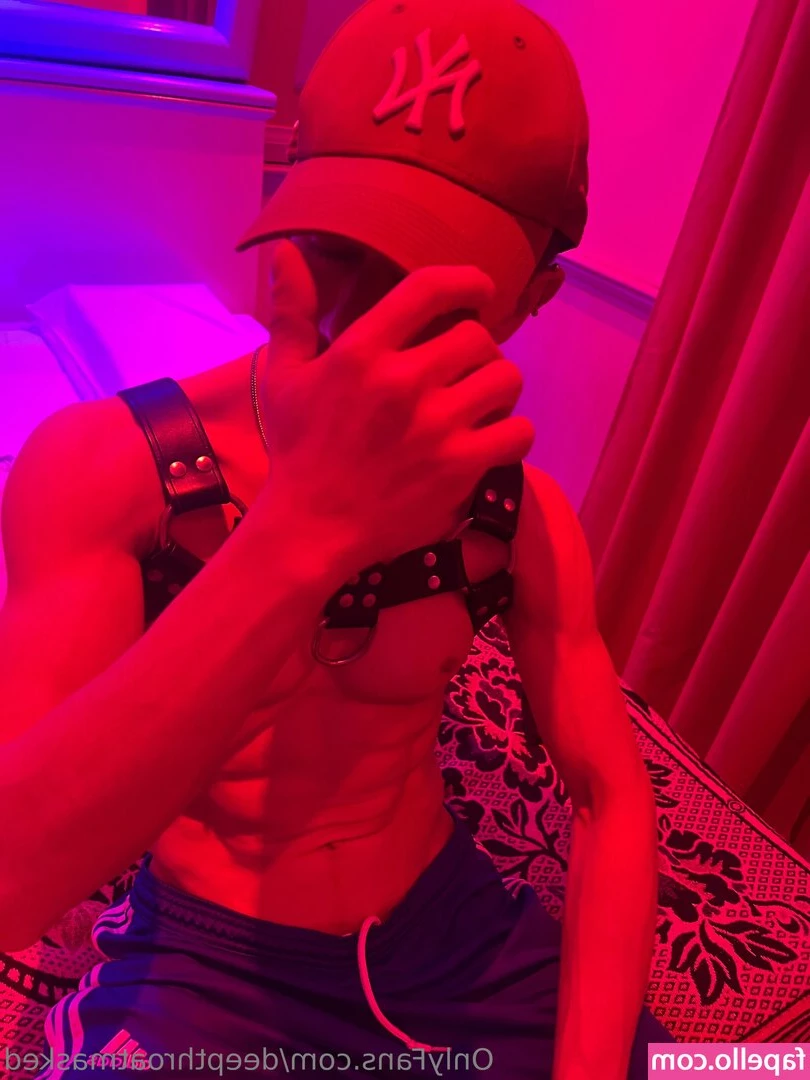 deepthroatmasked - Does my ass look good in these shorts