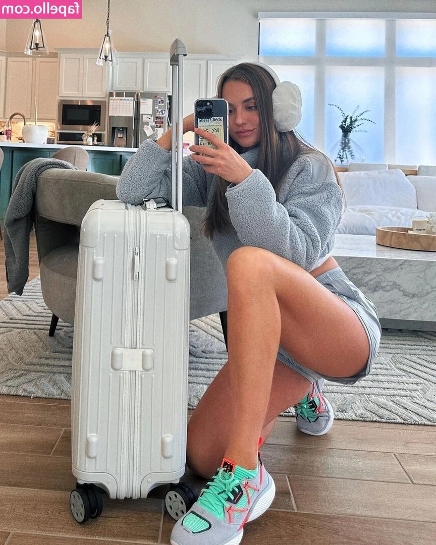 Rachel Demita [ rachel-demita ] - Go check out my other page  It s FILLED with new content 