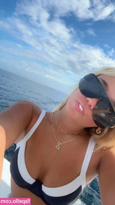 juliannapeyton - Take my leash