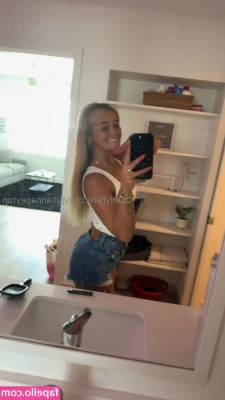juliannapeyton - Tip and get the clip.
