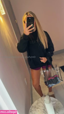 juliannapeyton - The private Party just started in your DM   see you there