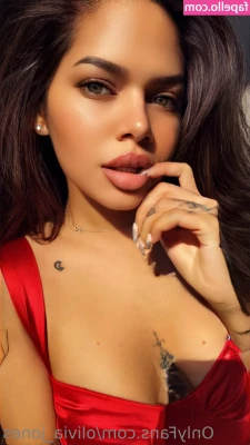olivia_jones2 [ olivia-jones2 ] - Hump day 🧡