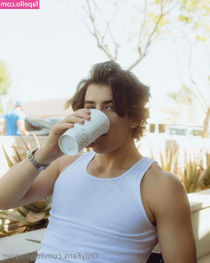 hayesgrier [ hayesgrier-11 ] - Had to taste myself as soon as I got into the air bnb... 🥵 rebill