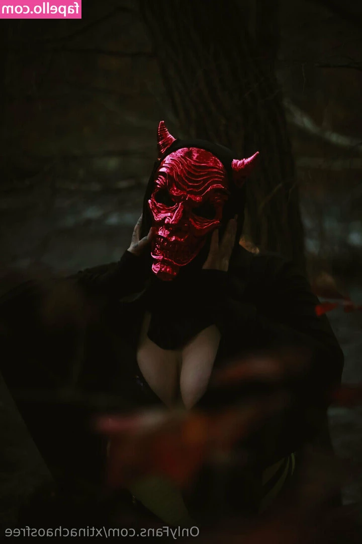 xtinachaosfree - should I make you something exclusive? dm me!