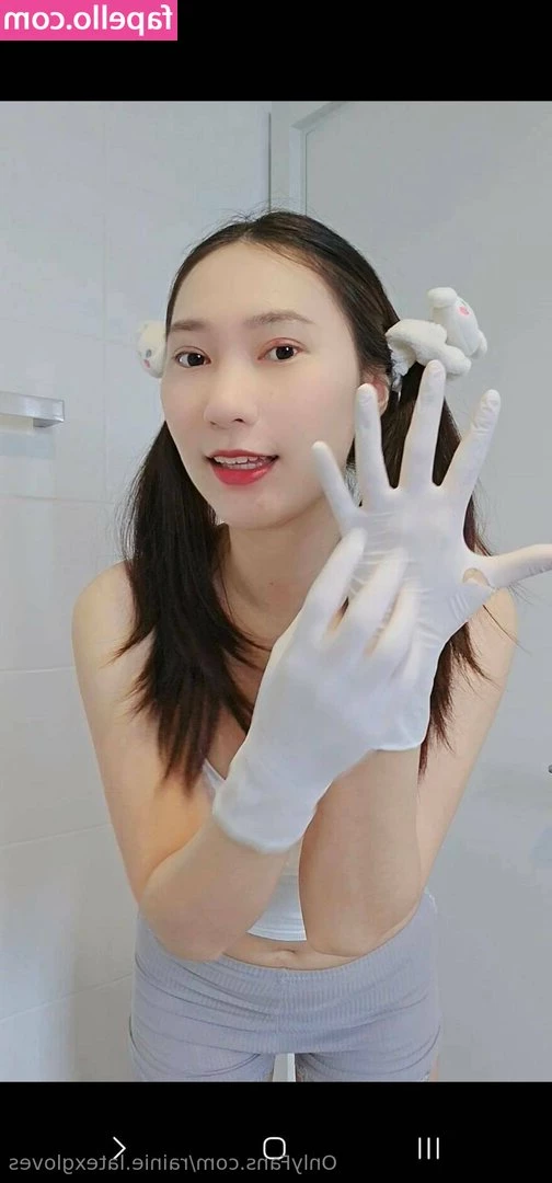 rainie.latexgloves [ rainie-latexgloves ] - Doing Ft all night   Dm me