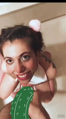 liilith - I'm an expert at making my clothes disappear 🤪