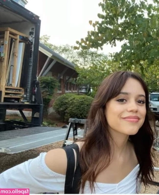 Jenna Ortega [ jenna-ortega-2 ] - Throwback Thursday to how I got my milf status! 😉 This was with my