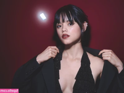 Jenna Ortega [ jenna-ortega-2 ] - Suck on my chocolate nipples