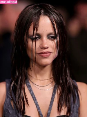 Jenna Ortega [ jenna-ortega-2 ] - Dulce como un caramelo  Sweet as candy
