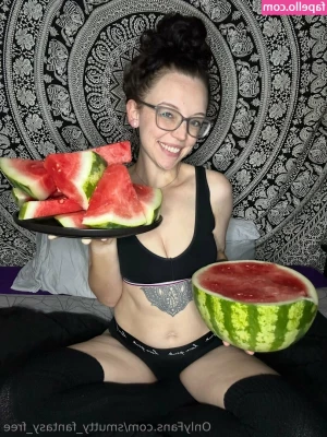 smutty_fantasy_free [ smutty-fantasy-free ] - Un poco con calor