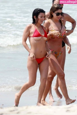 Kourtney Kardashian [ kourtney-kardashian ] - Who wants a lapdance