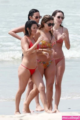 Kourtney Kardashian [ kourtney-kardashian ] - anal milf   u416995