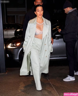 Kourtney Kardashian [ kourtney-kardashian ] - I love the feeling of a full throat   who is next