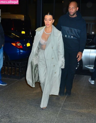 Kourtney Kardashian [ kourtney-kardashian ] - whatcha think about this look?