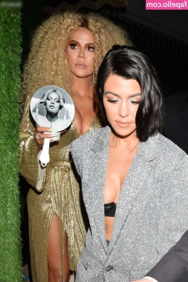 Kourtney Kardashian [ kourtney-kardashian ] - I don t know what to wear  So I choose to stay undressed tonight 