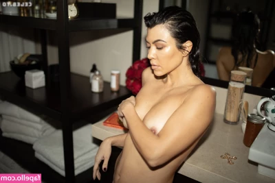 Kourtney Kardashian [ kourtney-kardashian ] - Hot cruising day with my friend